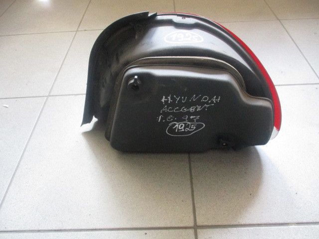 Farolim esquerdo HYUNDAI Accent I (X3)