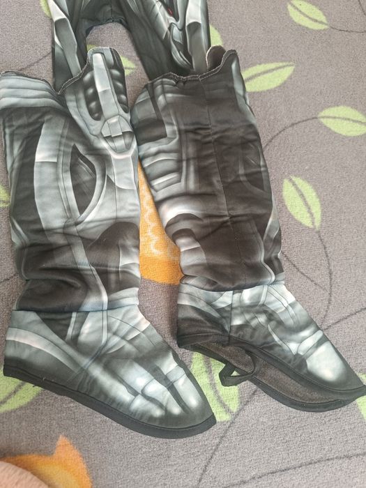 Strój robota Marvel Avengers rozmiar 110/116