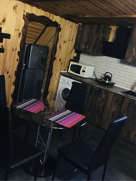 1 Посуточно (сніданки)почасово новострой квартира студия