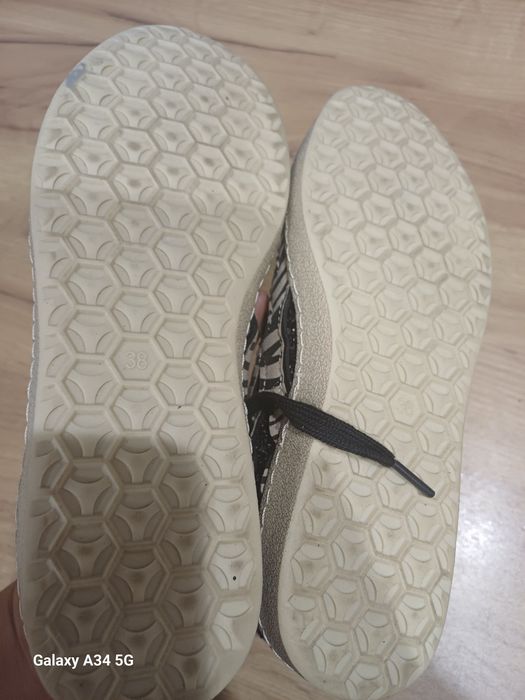 Buty sportowe sneakers błyszczące nowe 38 mtng