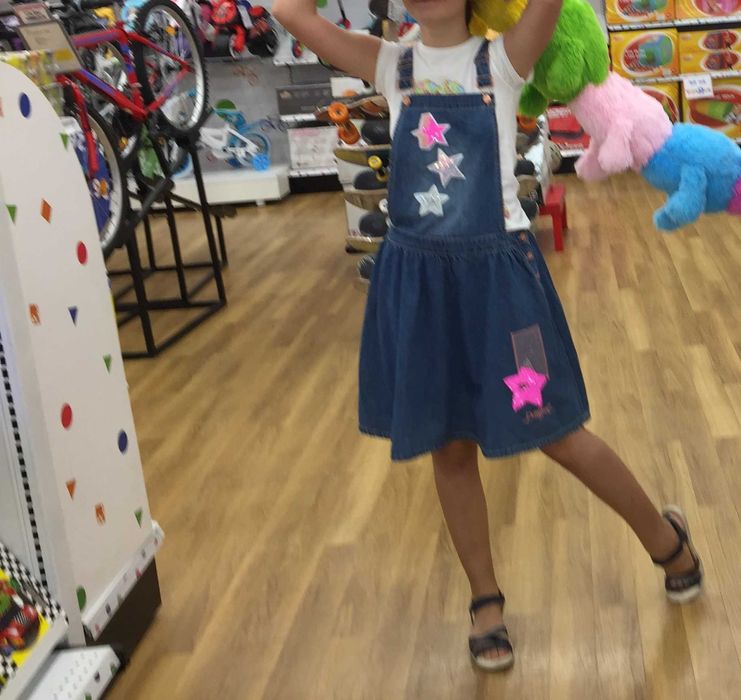 Saia Jardineira  Menina Desigual 13/14 anos.