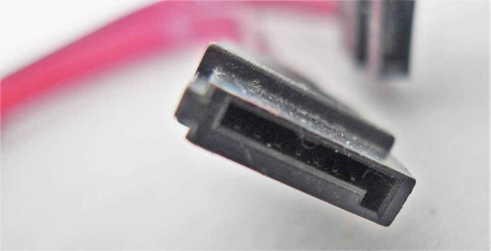 Kabel Sata do podłączenia dysku HDD SDD oraz CD/DVD długość 45cm