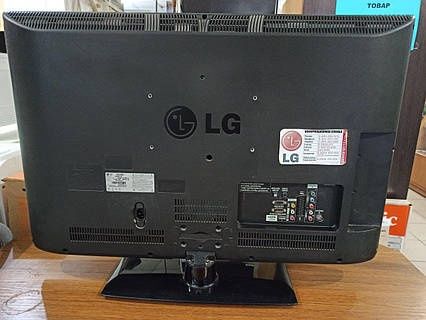 Телевізор LG 32", з рідною підставкою і пультом, стан робочий, Київ