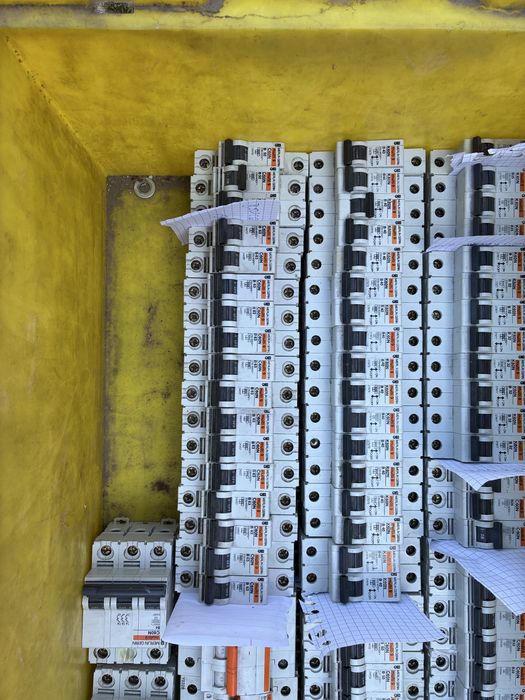 Pakiet Nowy osprzęt Merlin Gerin Multi9 K60N C60N hurt CAŁOŚĆ