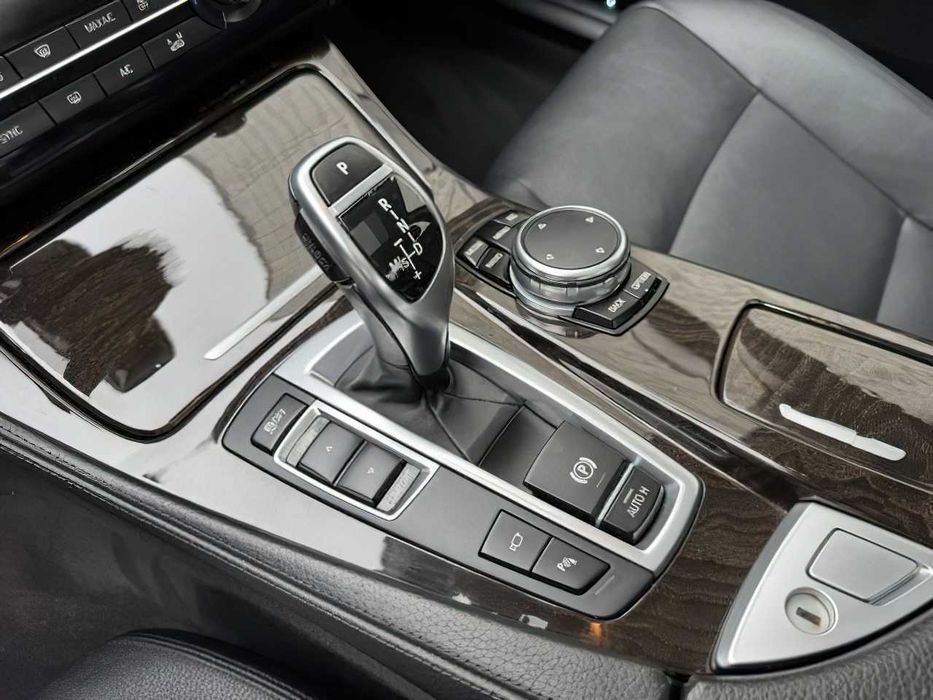 BMW 5 Series      2016