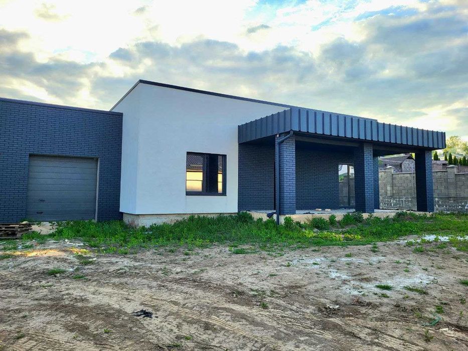 Сучасний будинок 150 кв. м. з гаражем