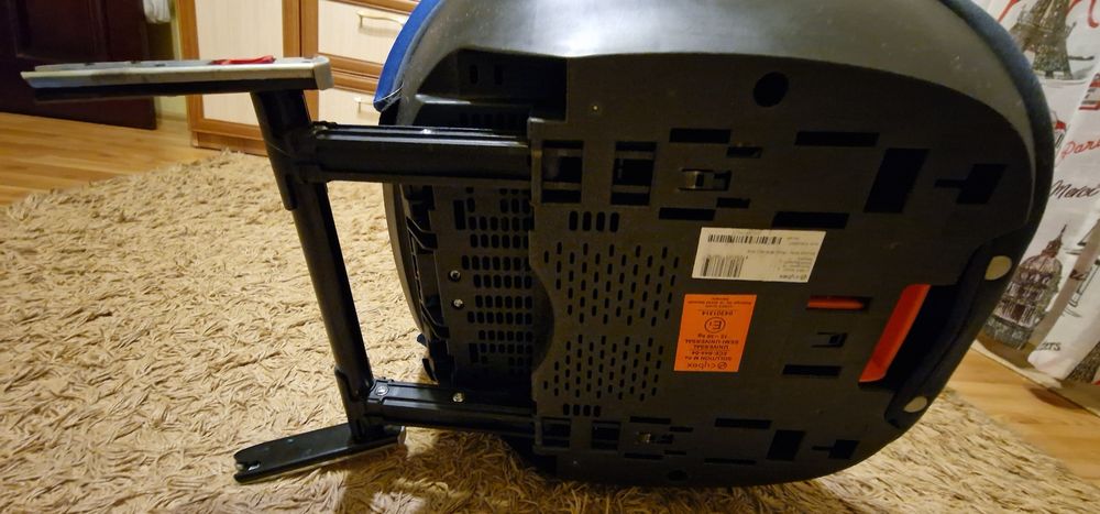 Автокресло-бустер для ребенка