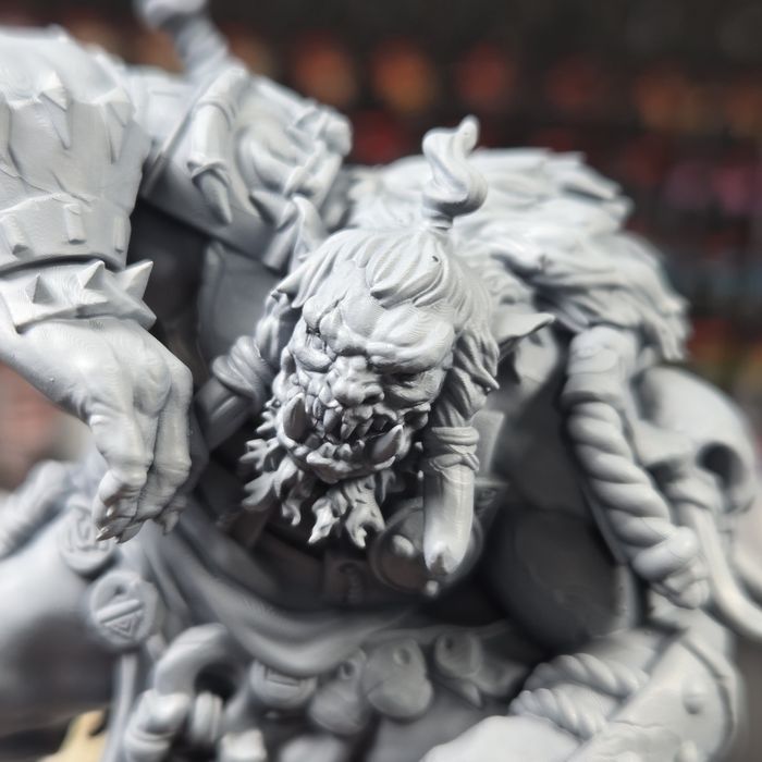 Precyzyjny druk 3D figurek z żywicy