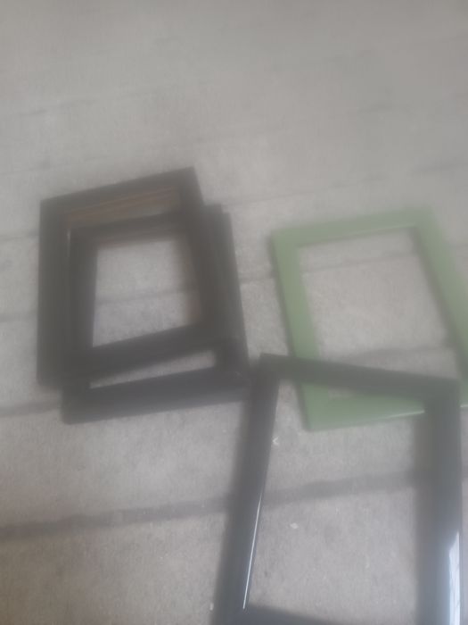 Molduras em madeira pintadas