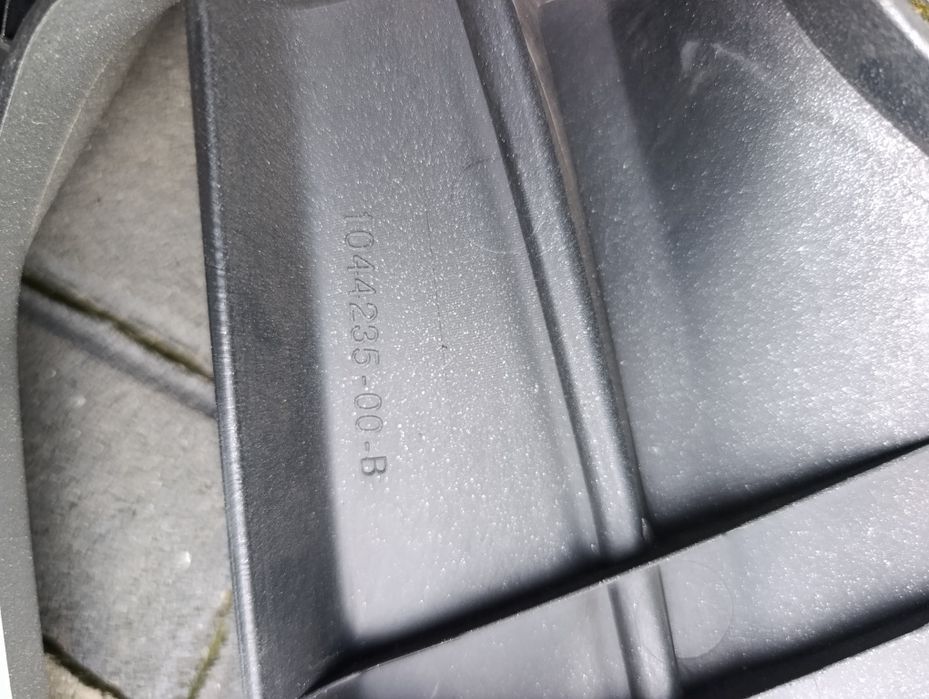 один ковпак tesla model Y R19