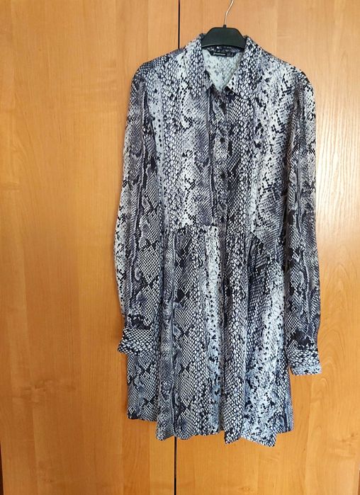 Sukienka wężowa Stradivarius wąż szaro czarny roz S oversize
