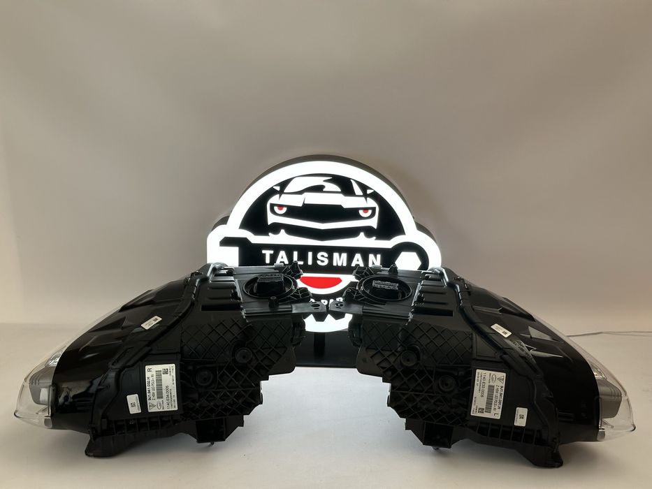 Porsche Taycan фара передня оптика в наявності 9J1941032H 9J1941031H
