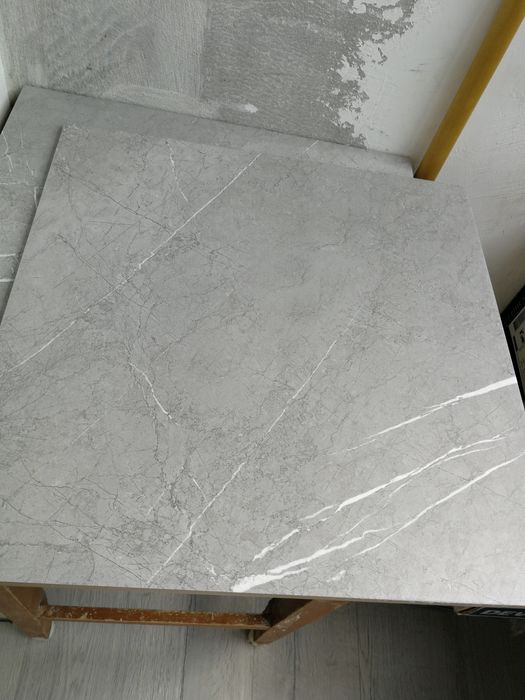 Керамогранит 42*42 серый мат