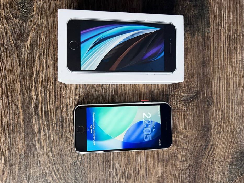 Продам Iphone se2020 64gb