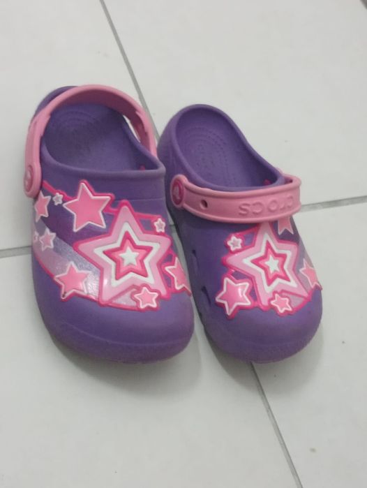 Crocs menina da crocs