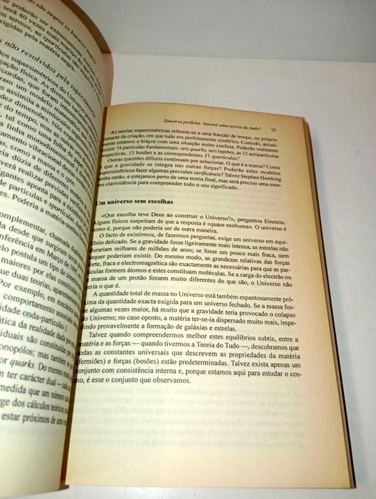 Por que não são negros os buracos negros?