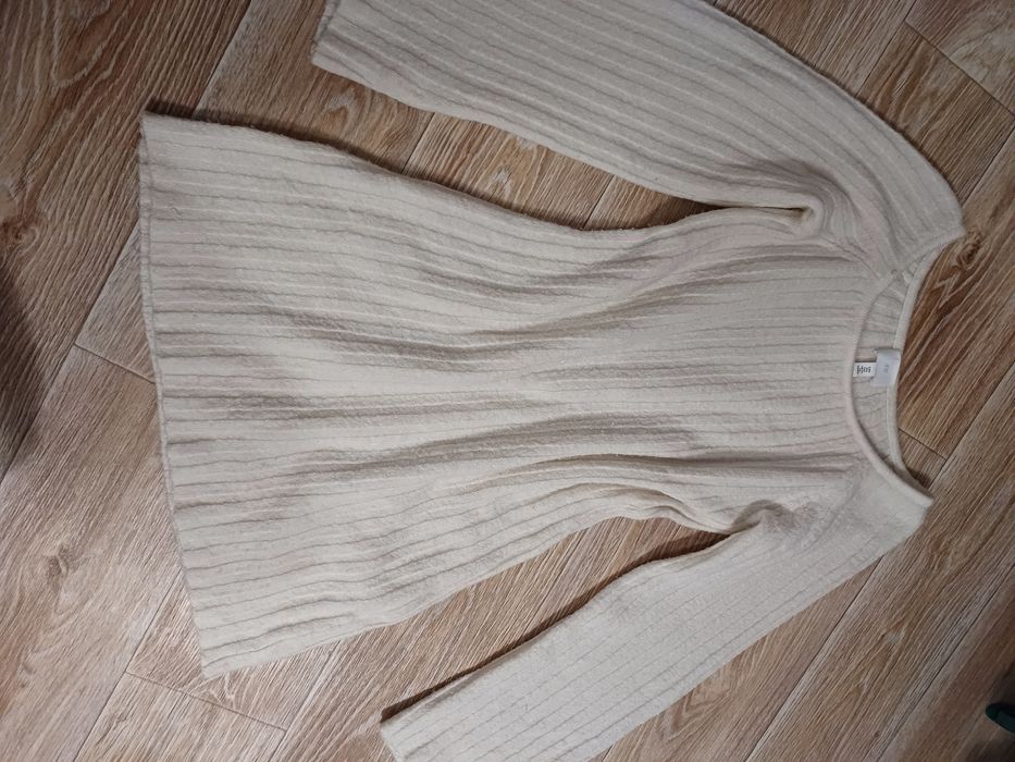 Біле вязане  плаття