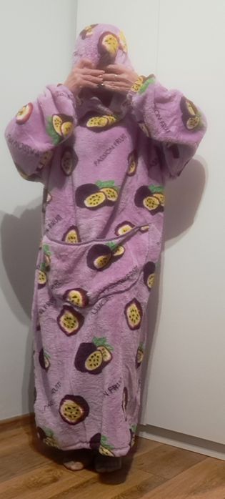 Kocobluza koc z kapturem