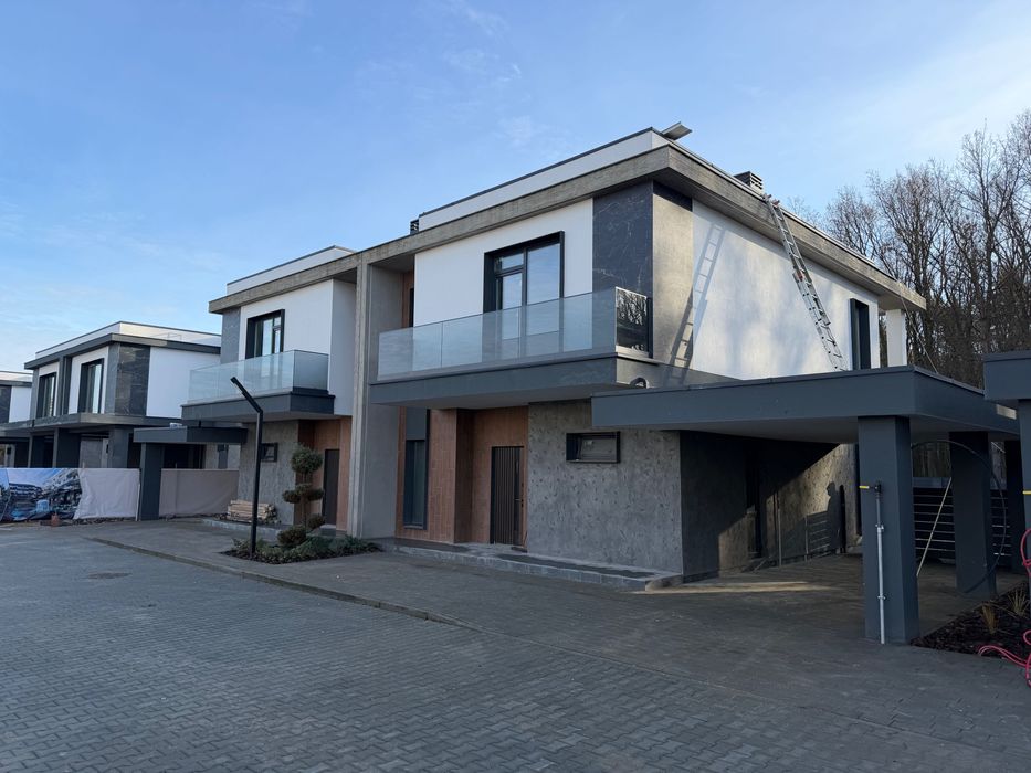 Продаж будинку 135 м2, 4.5 сот, с. Конопниця, ліс, закрита територія