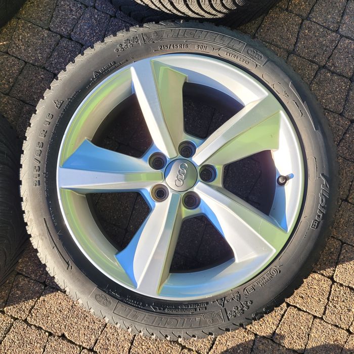 Felgi koła Audi A1 16 ET34 215/45R16 5x100