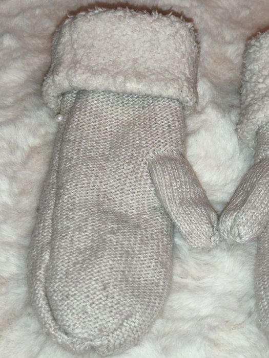 Grube ciepłe rękawiczki z perełkami i kryształkami