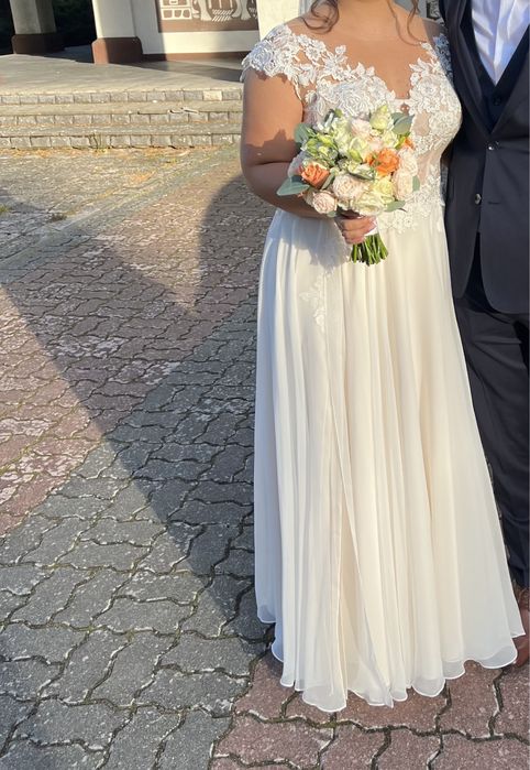 Suknia ślubna, muślinowy dół