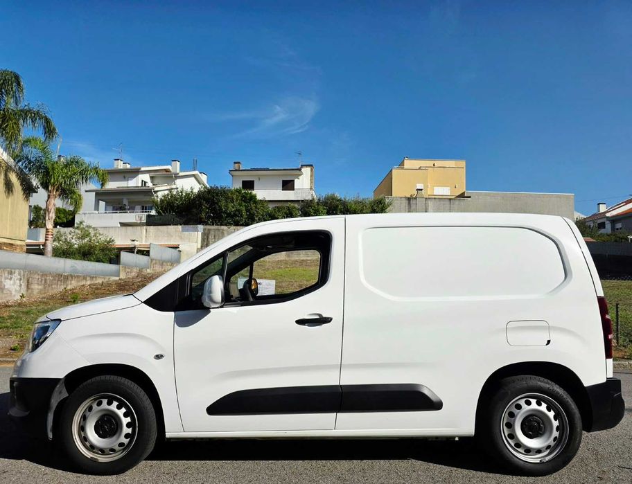Opel Combo 2019 130cv - IVA Dedutível