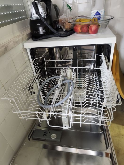 Máquina de lavar loiça Zanussi