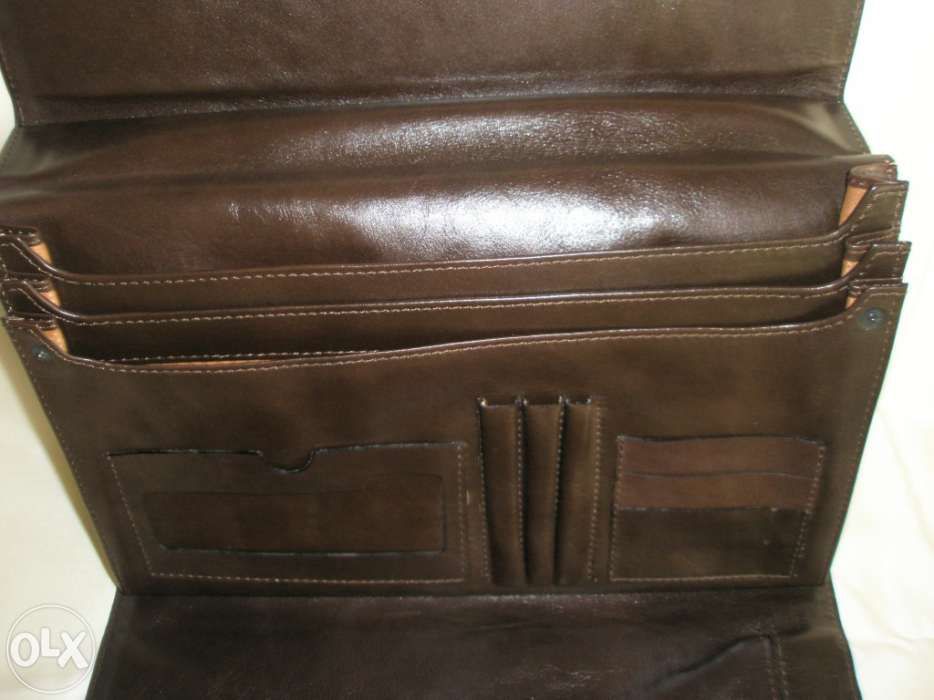 Pasta em pele genuína - NOVA