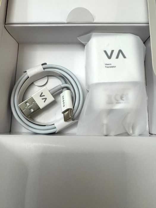 Elektroniczny tłumacz Vasco V4 z darmowym bez limitu internet,112język