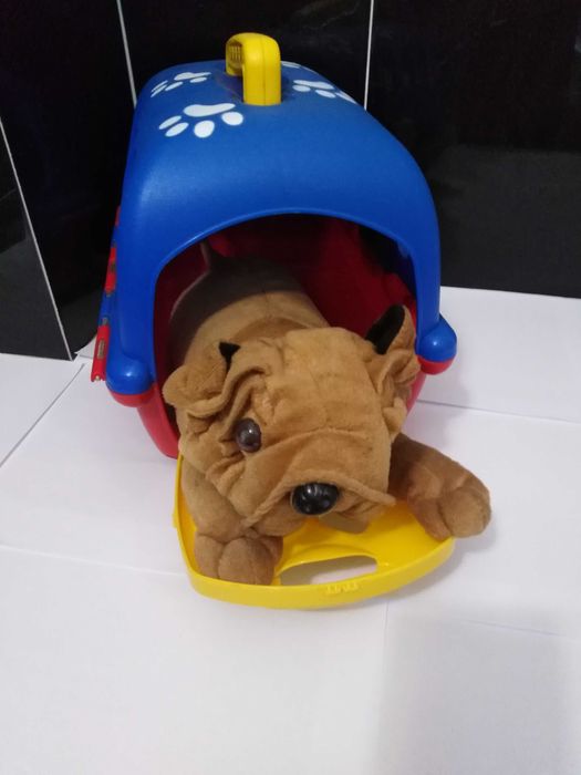 Transportadora de animais para brincar aos Veterinários.