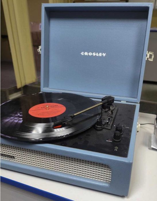 Виниловый проигрыватель Crosley Voyager (Washed Blue) (CR8017A-WB4)