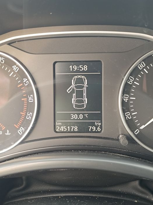 Skoda Octavia — fotografia 12