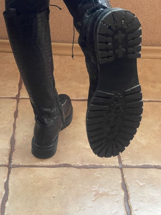 Чоботи жіночі шкіряні