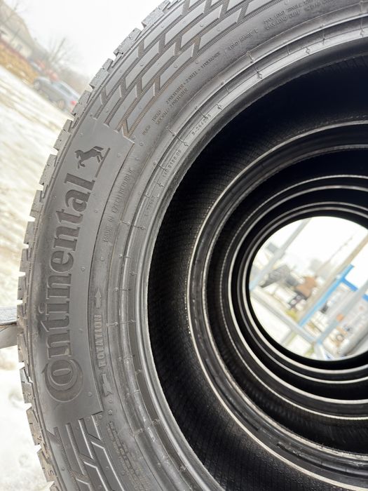 Шини б/у 235/60 R17C Continental 4шт