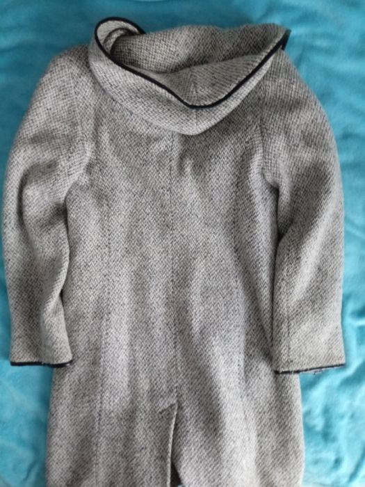 Płaszczyk z kapturem .L