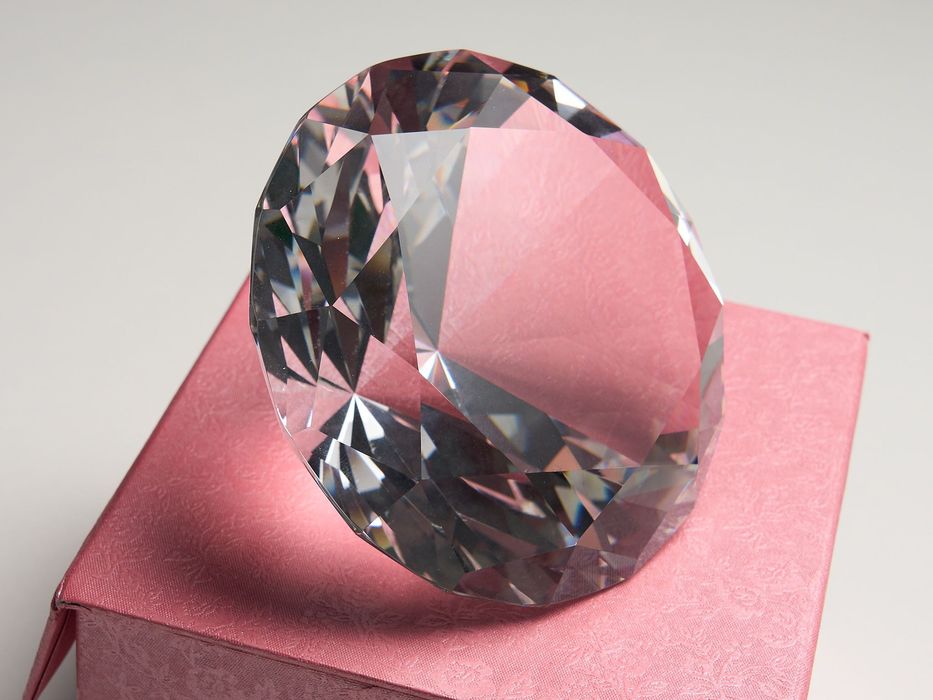 Pesa papeis grande em forma de diamante em vidro