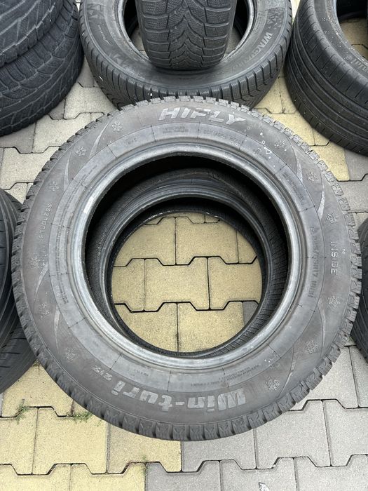225/65/17 шини у гарному стані