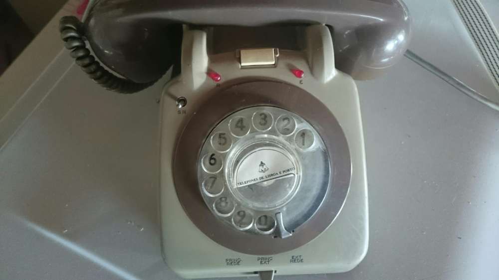 Telefone antigo