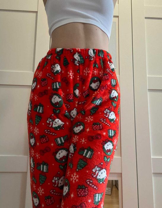 spodnie dresowe piżamy hello kitty sanrio świąteczne christmas