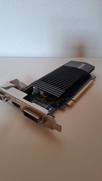 Placa gráfica Nvidia Geforce Asus GT 710 / 1GB GDDR5