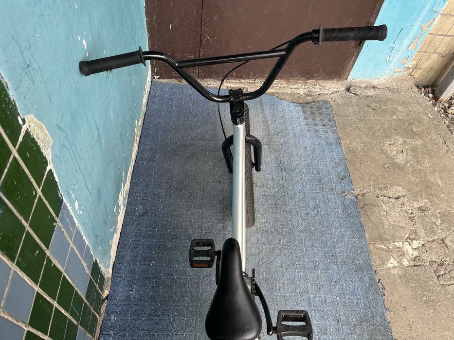 Велосипед BMX.