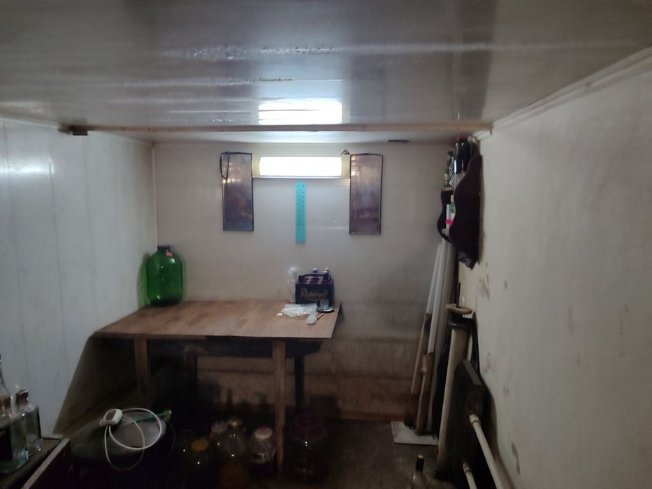 Продаж великого гаража в межах міста Шептицький