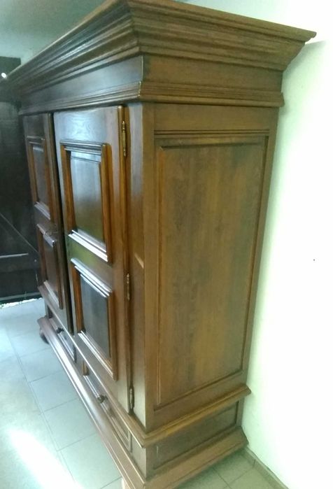 Szafa dębowa w stylu francuskim z XVlll wieku