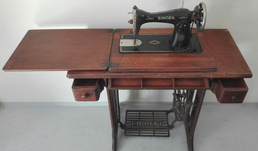 Máquina de Costura Singer