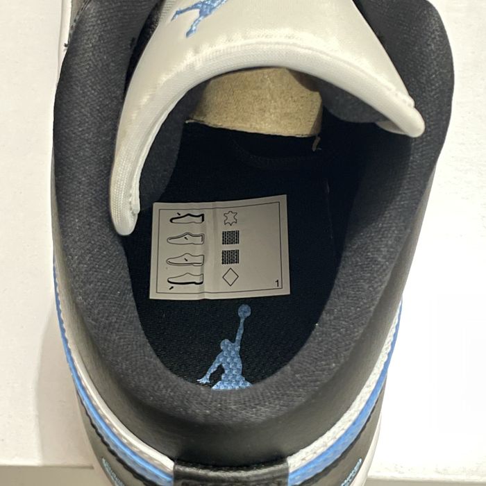Air Jordan 1 Low ‘Black University Blue’ EU42