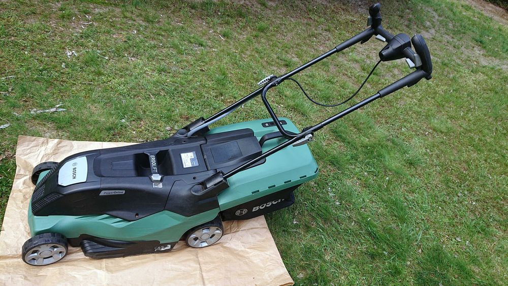 Kosiarka Bosch Universal Rotak 650 na części