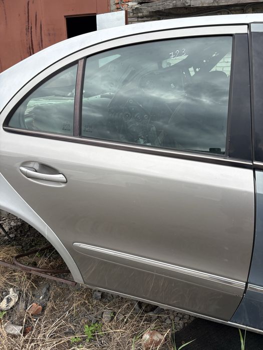 Двері задні праві 723 колір на Mercedes W211 e-class дорестайлінг