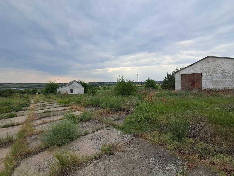 Комплекс птицефабрики/Солнечные батареи/Зернохранилище