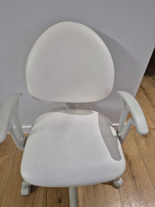 Krzesło obrotowe do biurka białe agata meble